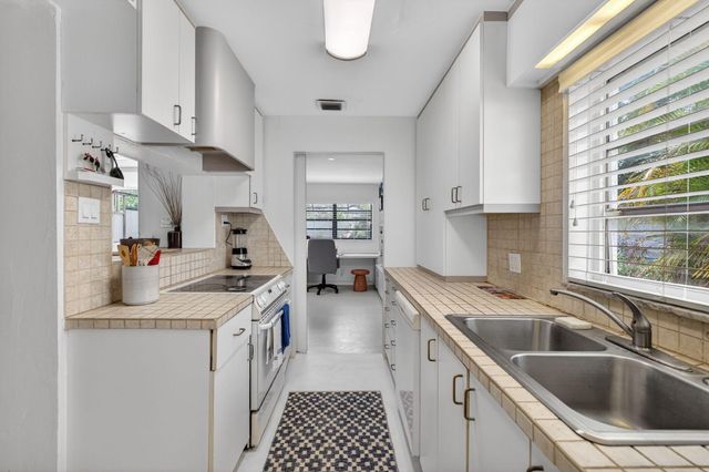 1720 SW 14th Street, Fort Lauderdale, FL 33312