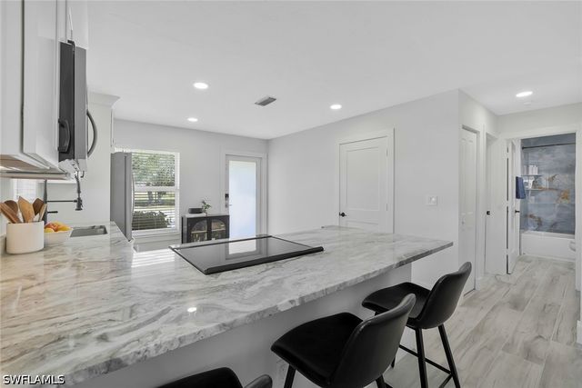 2710 Arbutus ST B1, Naples, FL 34112