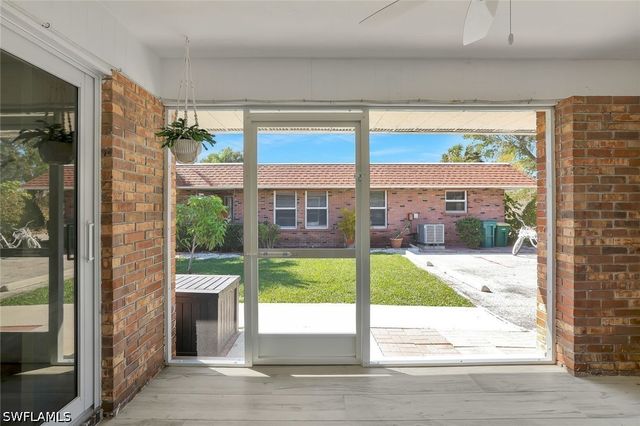 2710 Arbutus ST B1, Naples, FL 34112