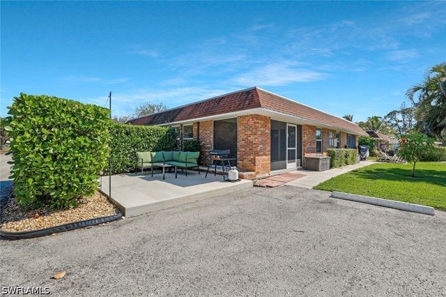 2710 Arbutus ST B1, Naples, FL 34112