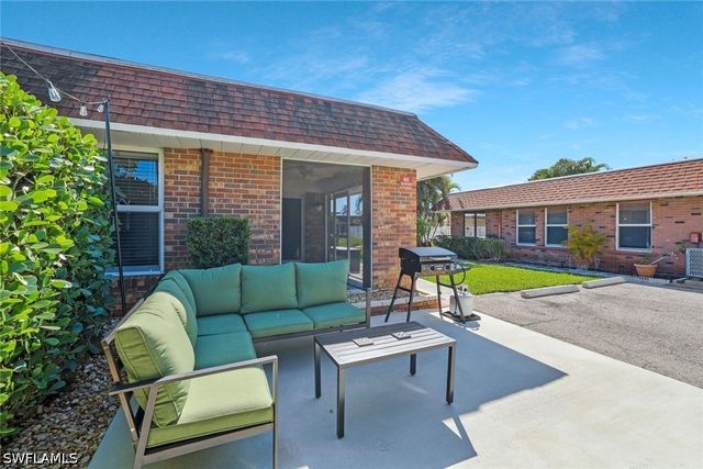 2710 Arbutus ST B1, Naples, FL 34112
