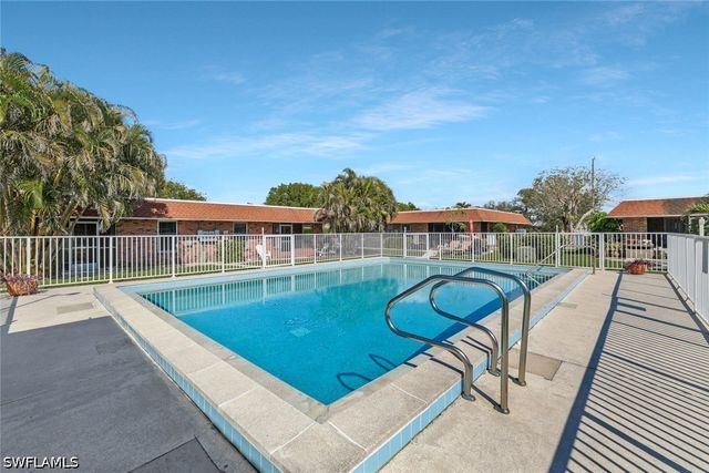 2710 Arbutus ST B1, Naples, FL 34112