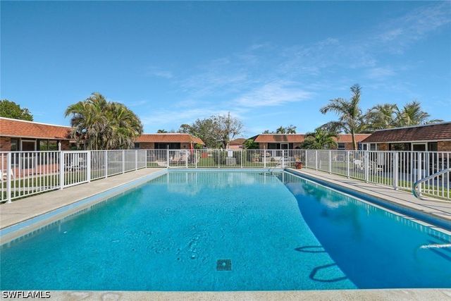 2710 Arbutus ST B1, Naples, FL 34112