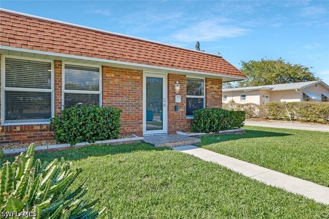 2710 Arbutus ST B1, Naples, FL 34112