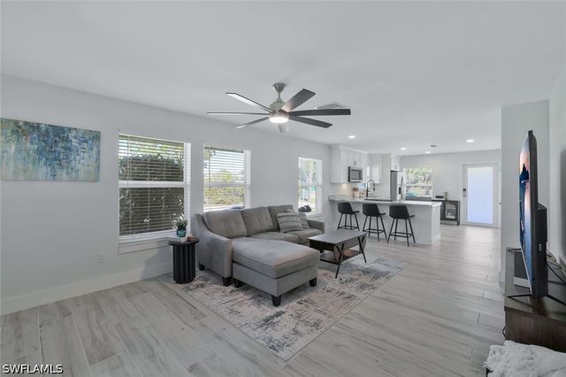 2710 Arbutus ST B1, Naples, FL 34112