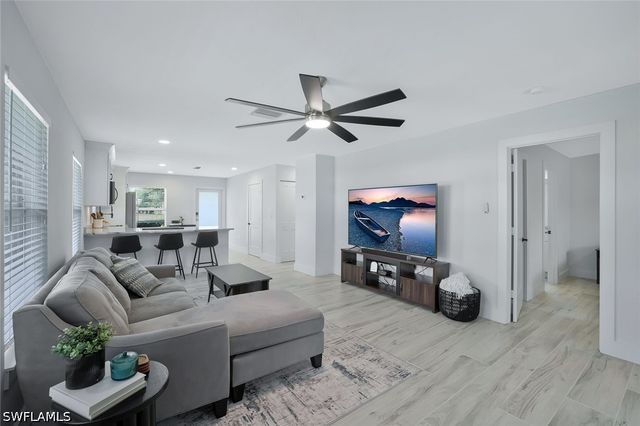2710 Arbutus ST B1, Naples, FL 34112
