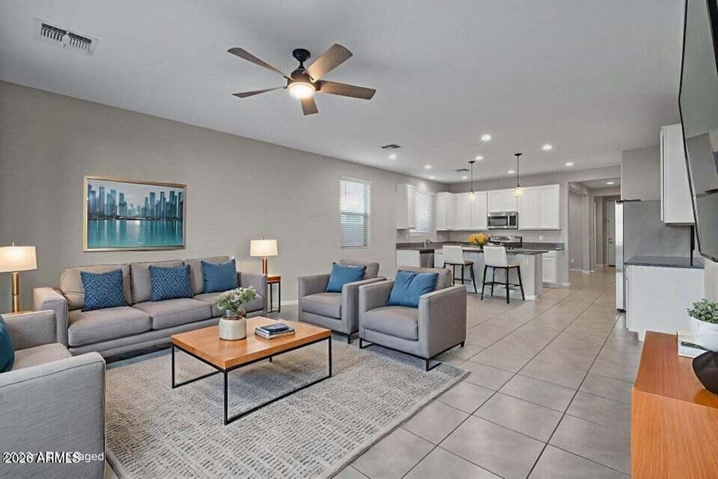 Image 3 of property listing at 1642 W Hopi Drive, Coolidge, AZ 85128