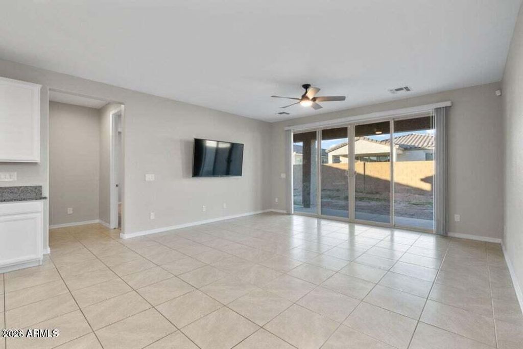 Image 4 of property listing at 1642 W Hopi Drive, Coolidge, AZ 85128