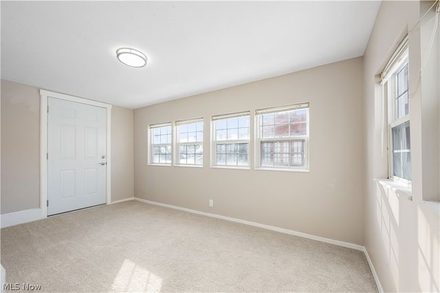 165 Oak Knoll Avenue NE, Warren, OH 44483