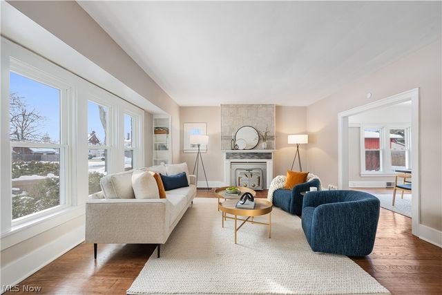 165 Oak Knoll Avenue NE, Warren, OH 44483