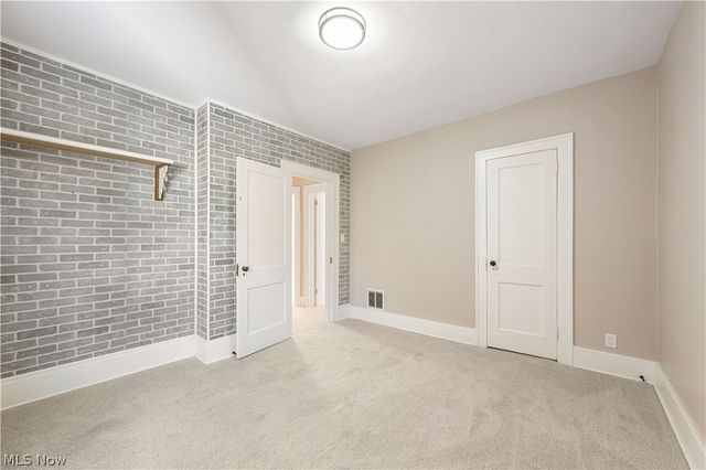 165 Oak Knoll Avenue NE, Warren, OH 44483