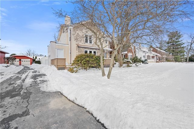 165 Oak Knoll Avenue NE, Warren, OH 44483