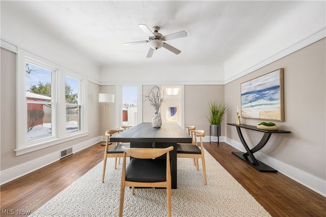 165 Oak Knoll Avenue NE, Warren, OH 44483