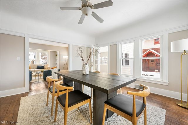 165 Oak Knoll Avenue NE, Warren, OH 44483