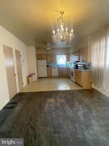 242 BURMONT RD, Drexel Hill, PA 19026