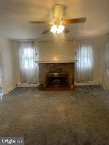 242 BURMONT RD, Drexel Hill, PA 19026