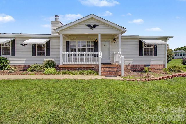 204 Red Birch Court, Hendersonville, NC 28739