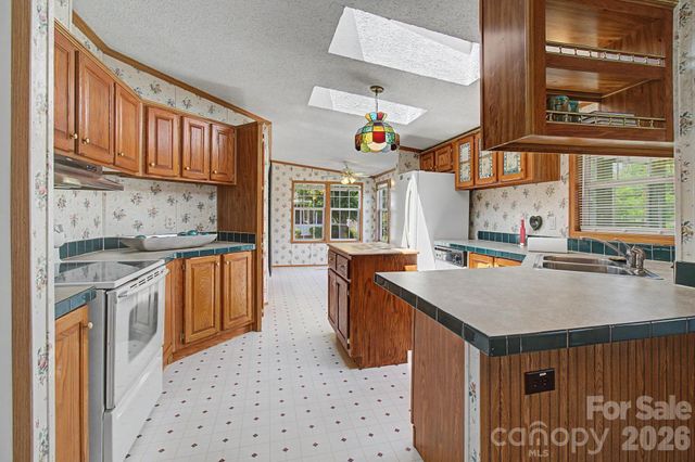204 Red Birch Court, Hendersonville, NC 28739