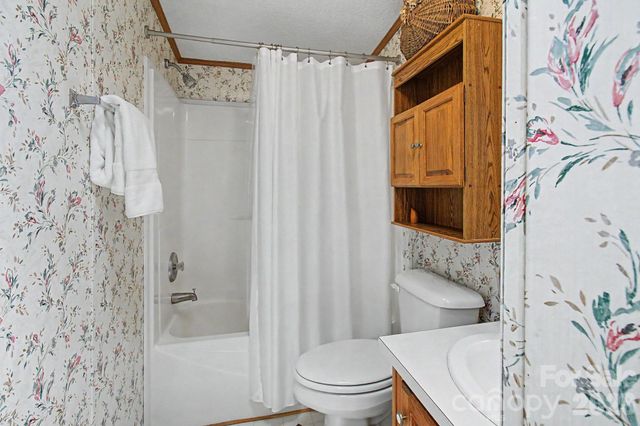204 Red Birch Court, Hendersonville, NC 28739
