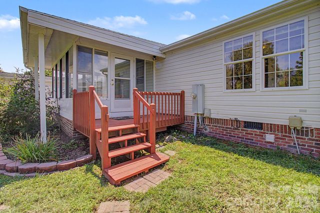 204 Red Birch Court, Hendersonville, NC 28739