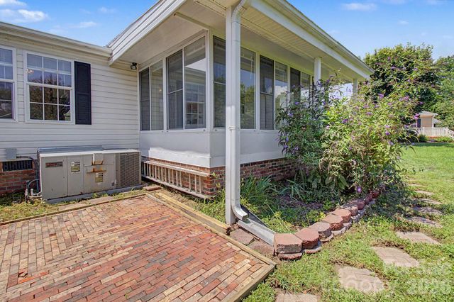 204 Red Birch Court, Hendersonville, NC 28739