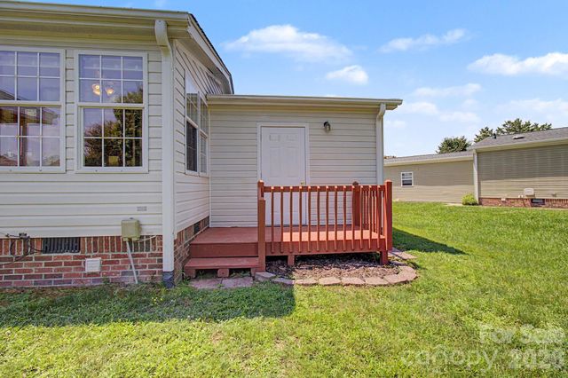 204 Red Birch Court, Hendersonville, NC 28739