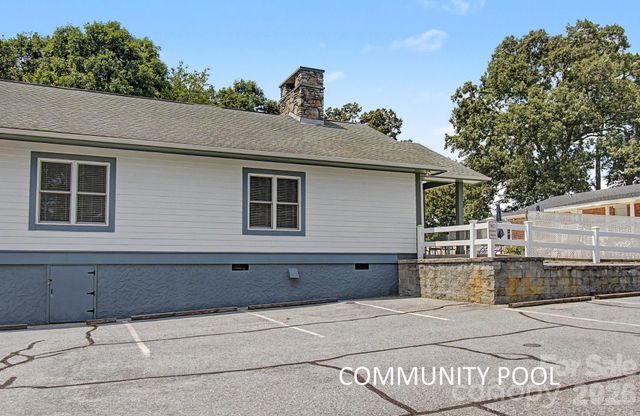 204 Red Birch Court, Hendersonville, NC 28739