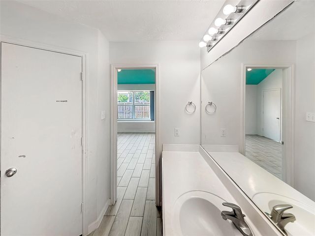 10311 Mills Point Drive, Houston, TX 77070