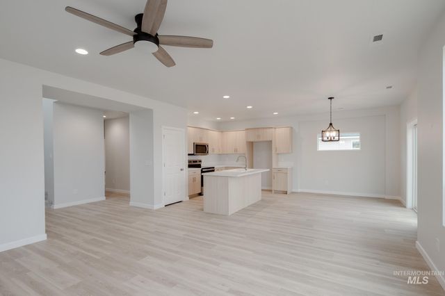 7321 S Bungalow Ave, Meridian, ID 83642