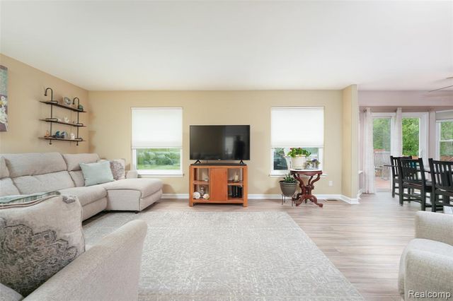 25929 Clark, Novi, MI 48375