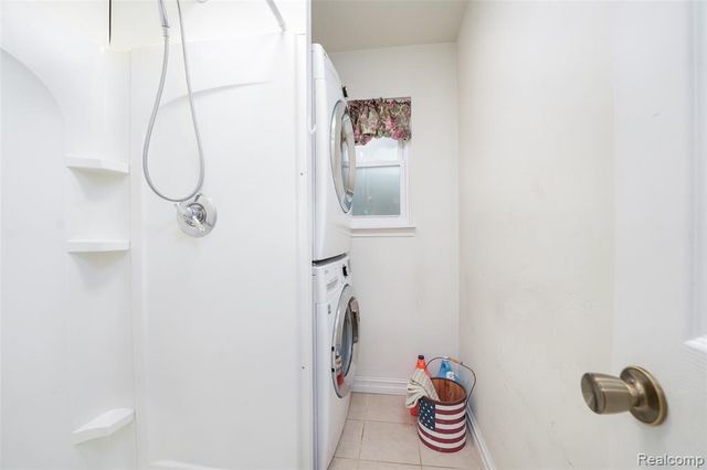 25929 Clark, Novi, MI 48375