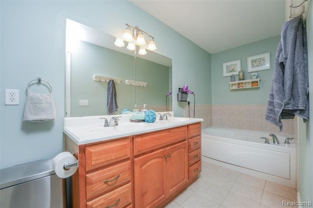 25929 Clark, Novi, MI 48375