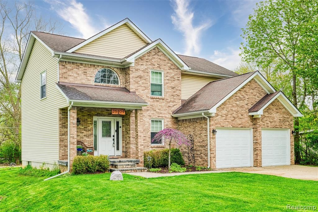 25929 Clark, Novi, MI 48375
