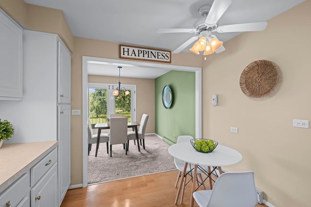 2700 E Bel Aire Drive 203, Arlington Heights, IL 60004