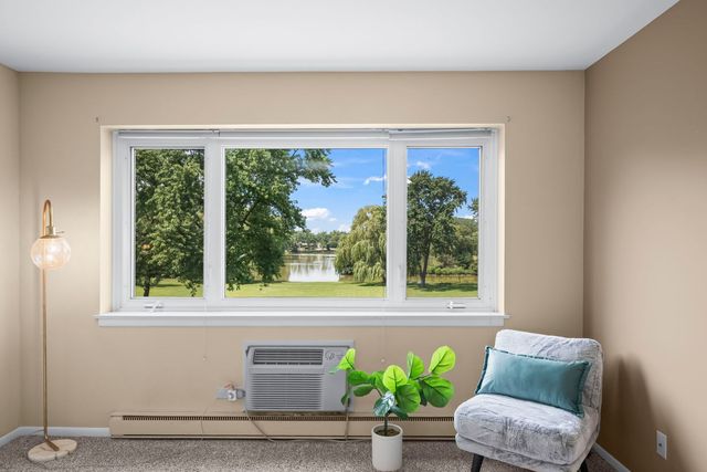 2700 E Bel Aire Drive 203, Arlington Heights, IL 60004