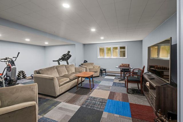 2700 E Bel Aire Drive 203, Arlington Heights, IL 60004