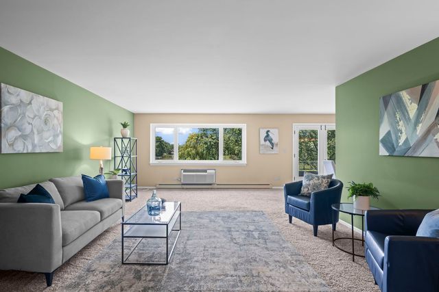 2700 E Bel Aire Drive 203, Arlington Heights, IL 60004