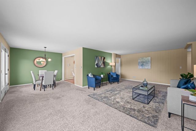 2700 E Bel Aire Drive 203, Arlington Heights, IL 60004