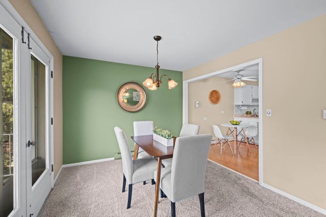 2700 E Bel Aire Drive 203, Arlington Heights, IL 60004