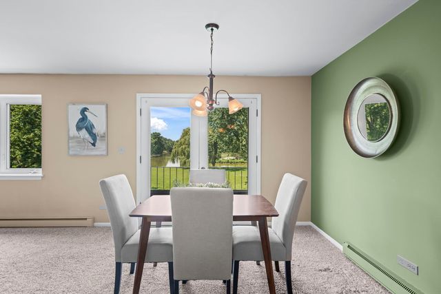 2700 E Bel Aire Drive 203, Arlington Heights, IL 60004