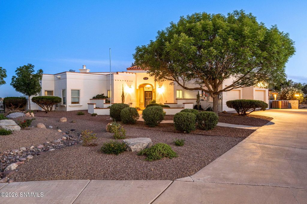2647 Cumbres Court, Las Cruces, NM 88011