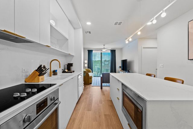 2323 S Lamar BLVD 505, Austin, TX 78704