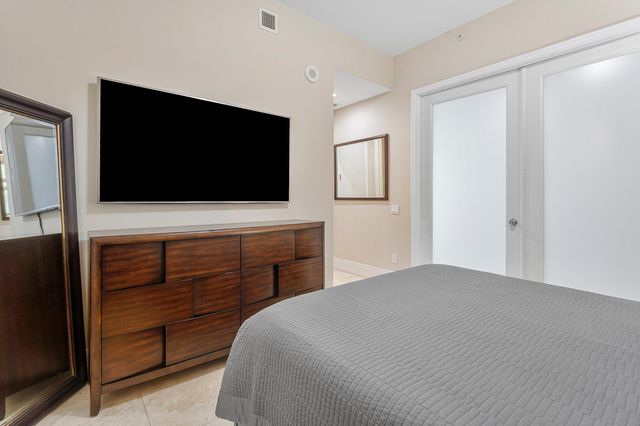 2640 Lake Shore Drive 107, Riviera Beach, FL 33404