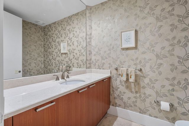 2640 Lake Shore Drive 107, Riviera Beach, FL 33404