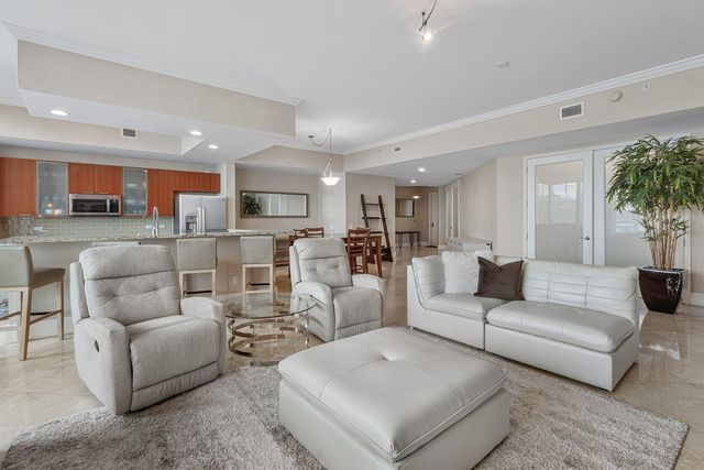 2640 Lake Shore Drive 107, Riviera Beach, FL 33404