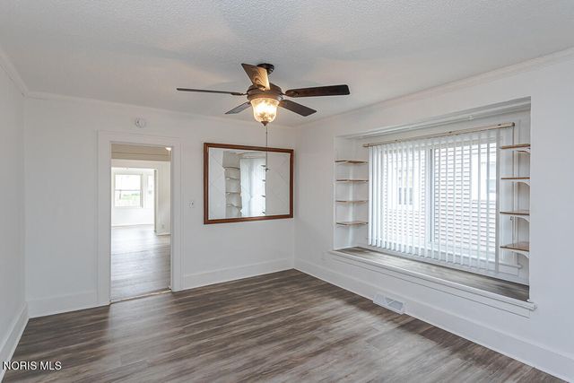 3916 Leybourn Avenue, Toledo, OH 43612