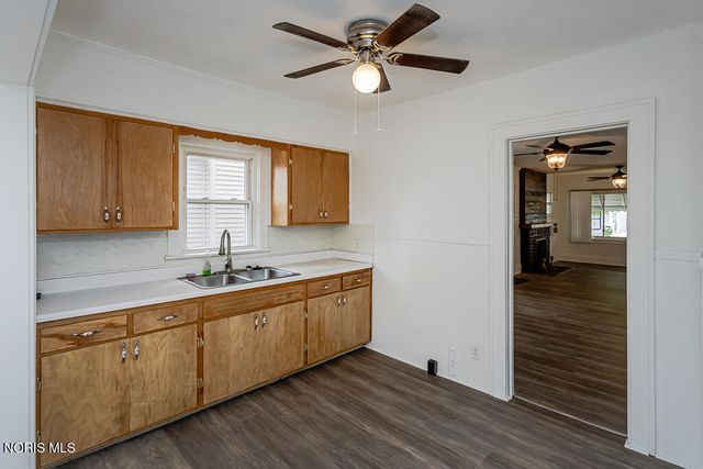 3916 Leybourn Avenue, Toledo, OH 43612