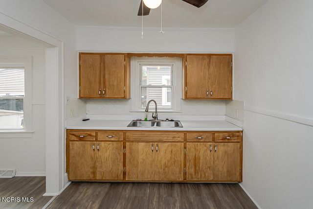3916 Leybourn Avenue, Toledo, OH 43612