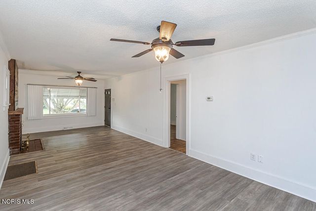 3916 Leybourn Avenue, Toledo, OH 43612