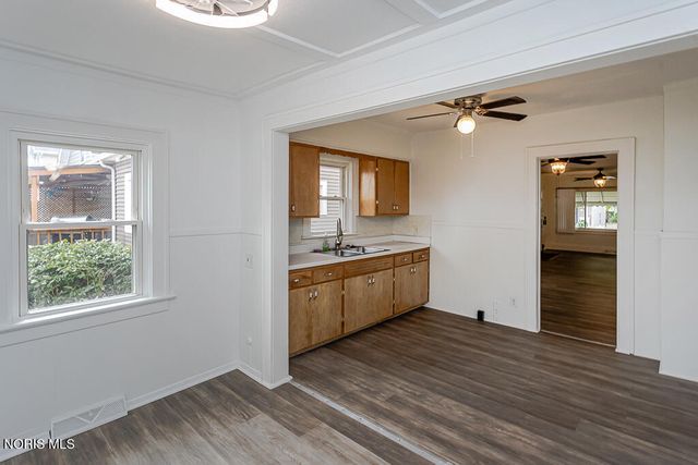 3916 Leybourn Avenue, Toledo, OH 43612